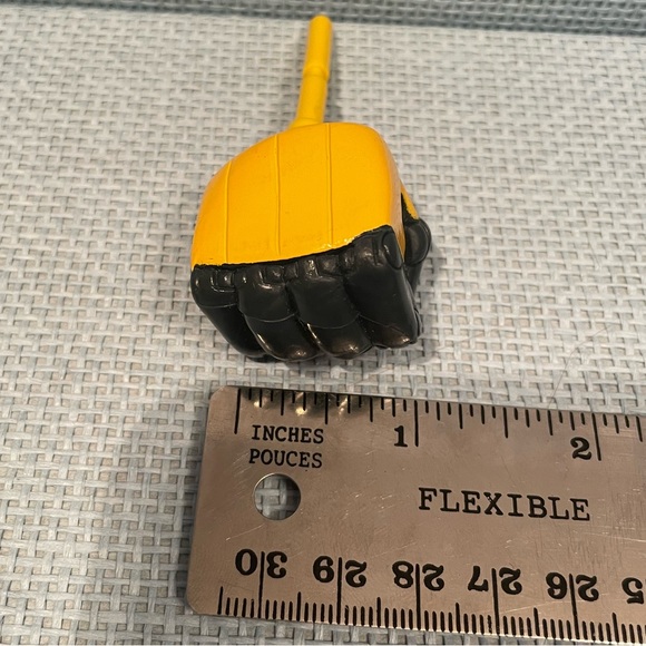 Transformer Shooting Bumblebee Plastic fist - Picture 6 of 7